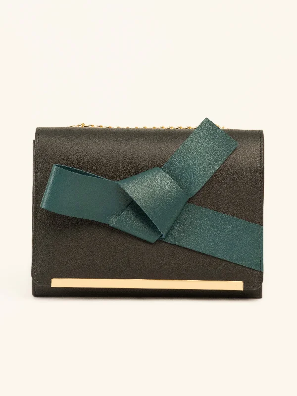 Tie Knot Clutch