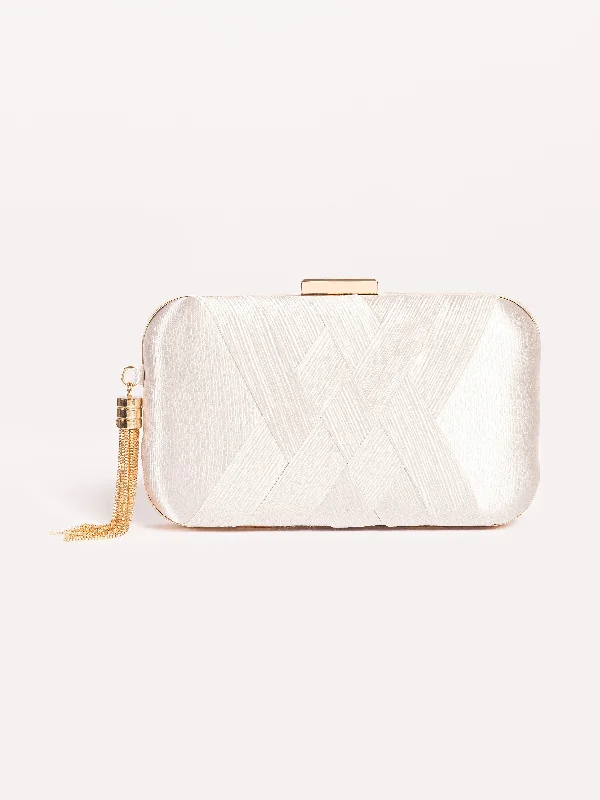 Criss Cross Clutch