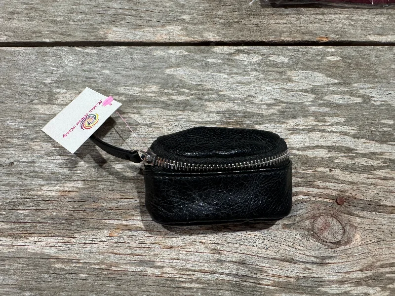 Luna Wristlet Pouch