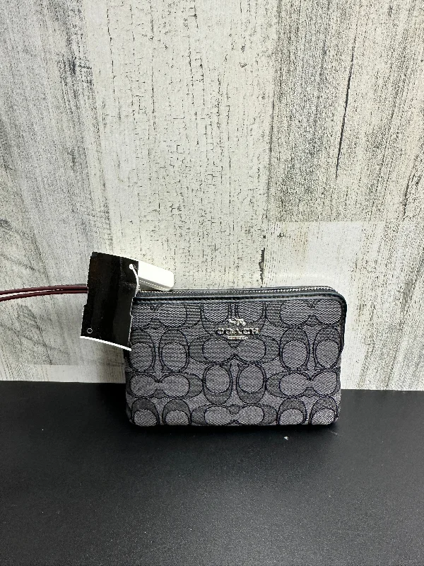 Wristlet By Coach  Size: Medium