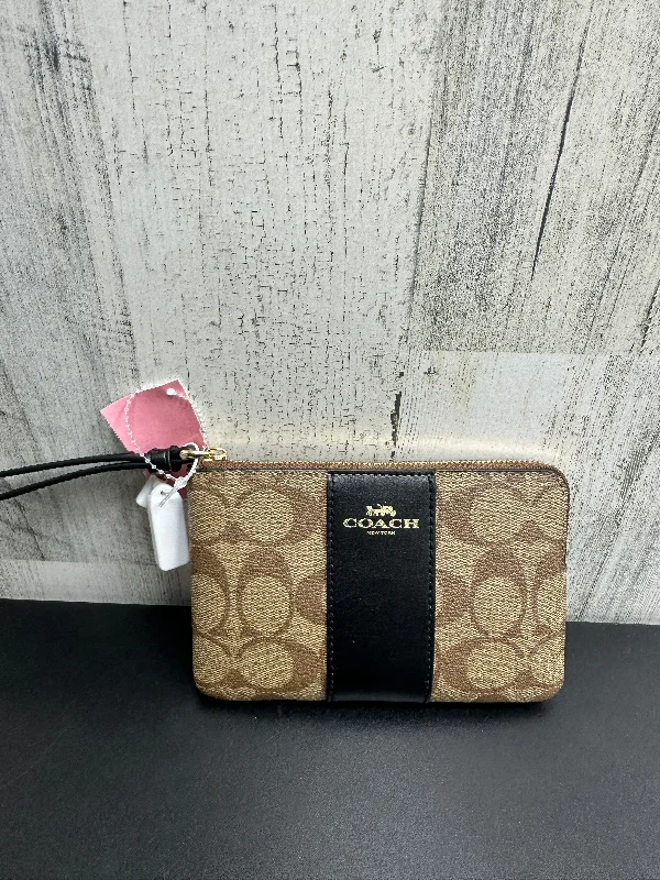 Wristlet By Coach  Size: Small