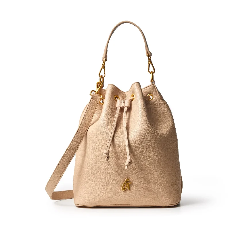 PEBBLE LARGE BUCKET BAG NUDE