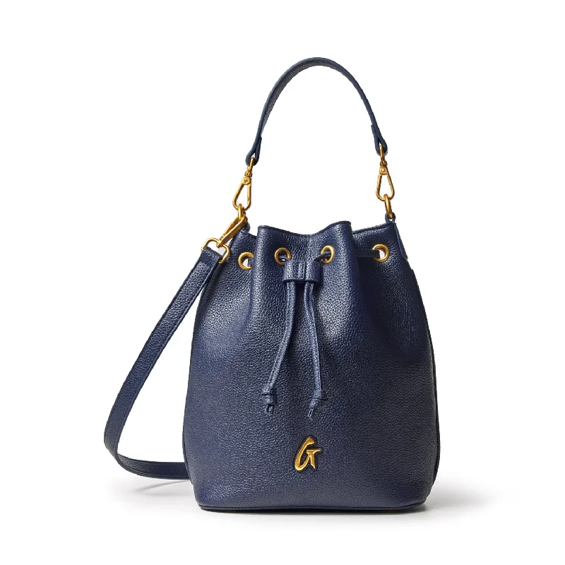 PEBBLE MEDIUM BUCKET BAG NAVY